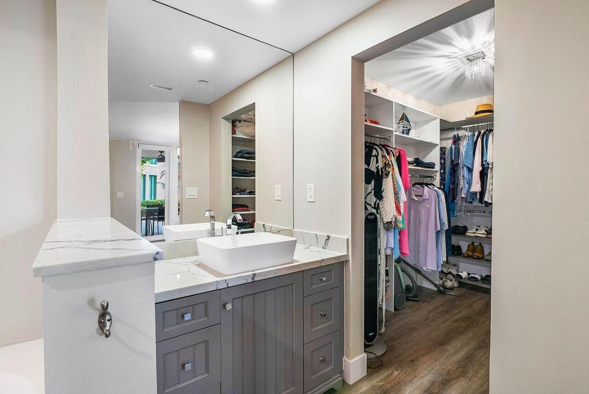 140 SE 5th Avenue Unit: 243