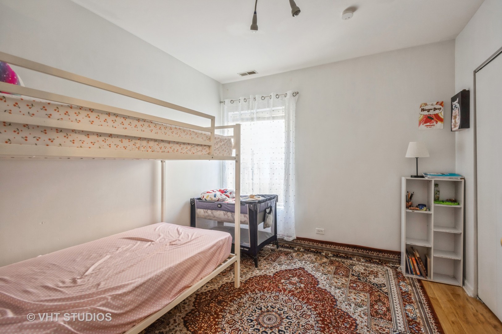 6318 N Richmond Street Unit: 2B