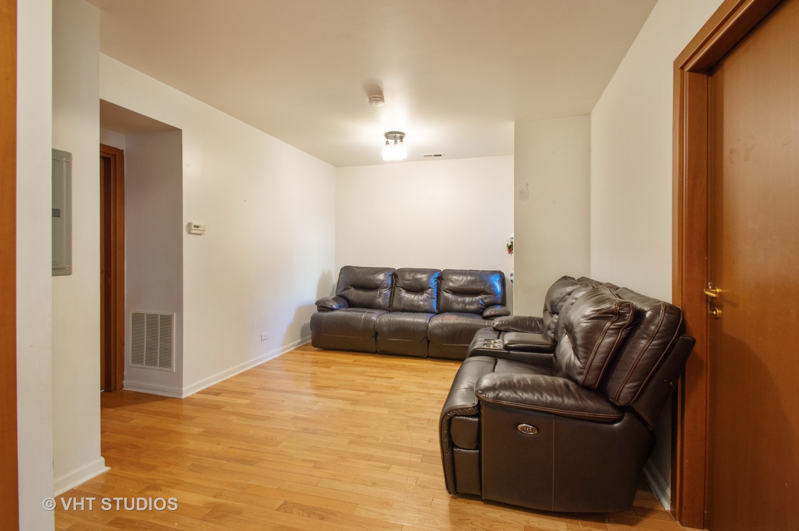 6318 N Richmond Street Unit: 2B