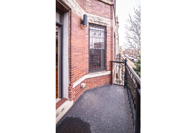 1437 N WASHTENAW Avenue Unit: 2