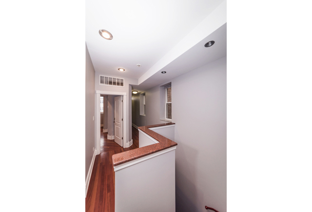 1437 N WASHTENAW Avenue Unit: 2