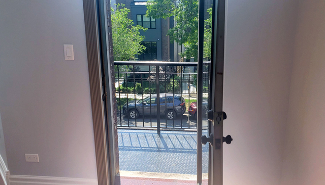 1437 N WASHTENAW Avenue Unit: 2