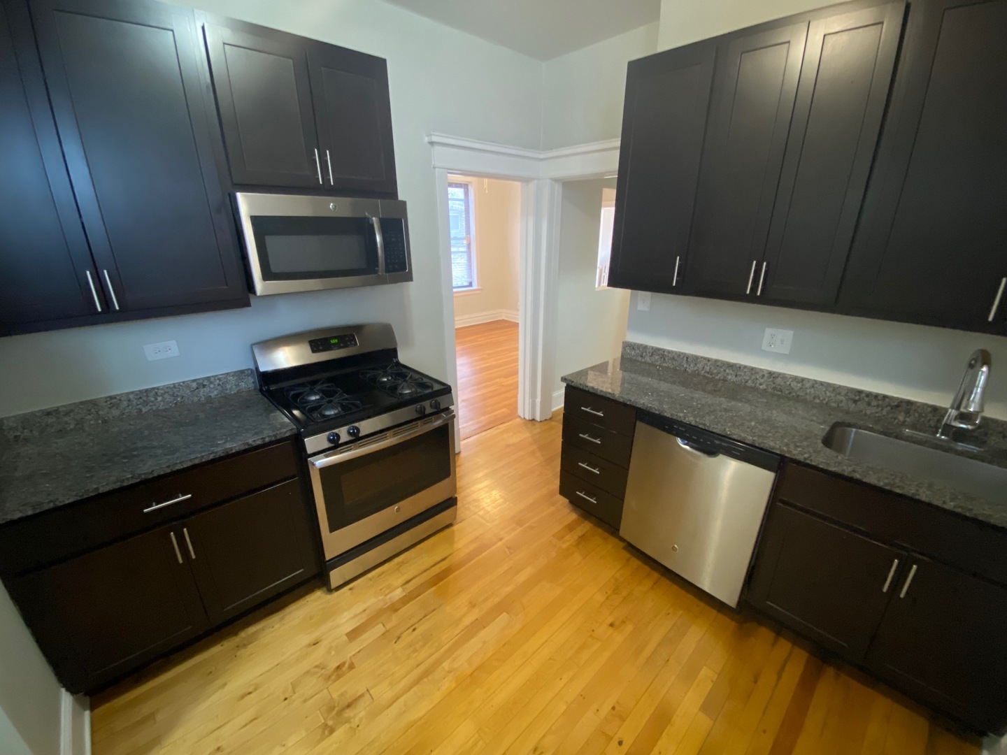 1314 W Waveland Avenue Unit: 2