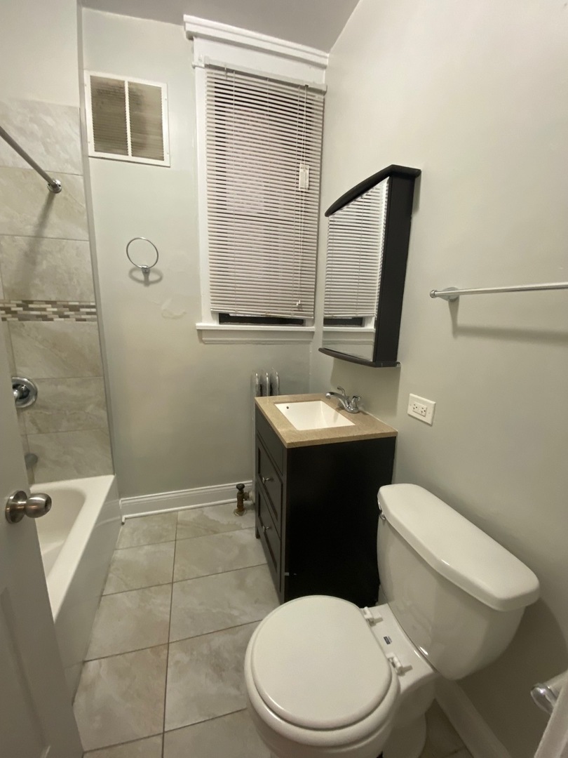 1314 W Waveland Avenue Unit: 2