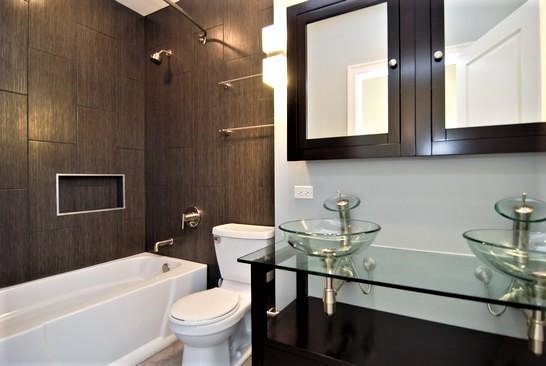 1744 W Augusta Boulevard Unit: 2