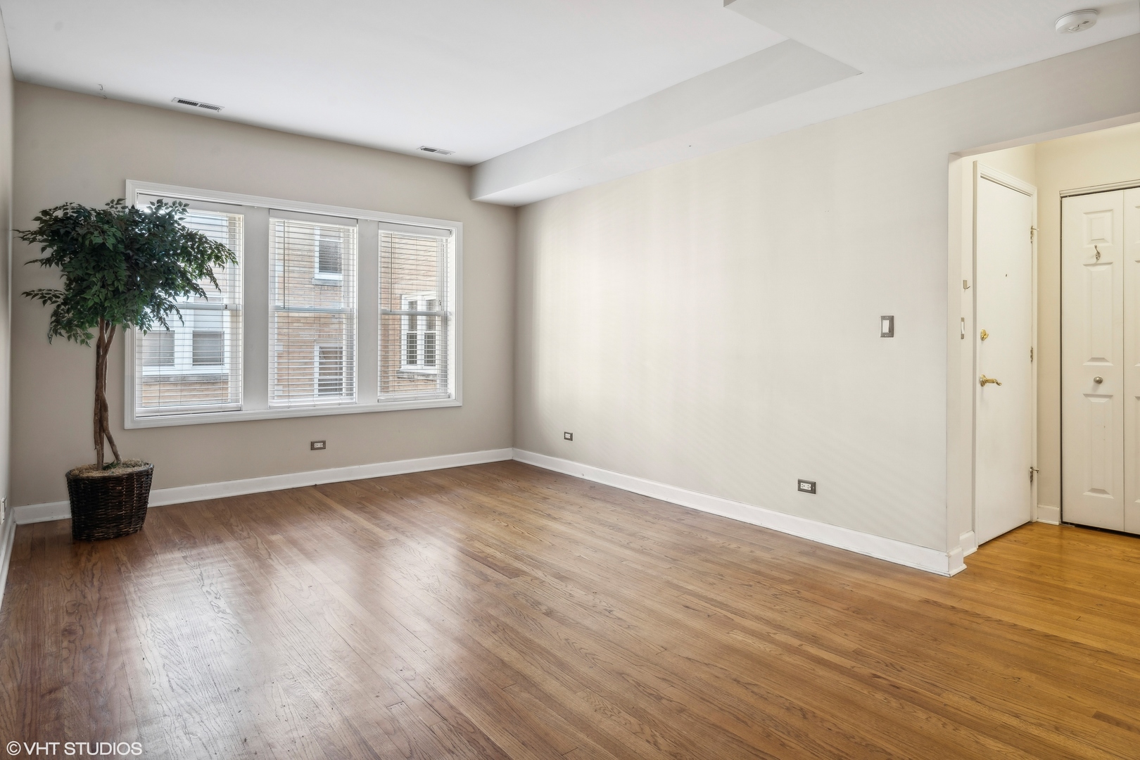 4847 N WOLCOTT Avenue Unit: 2W