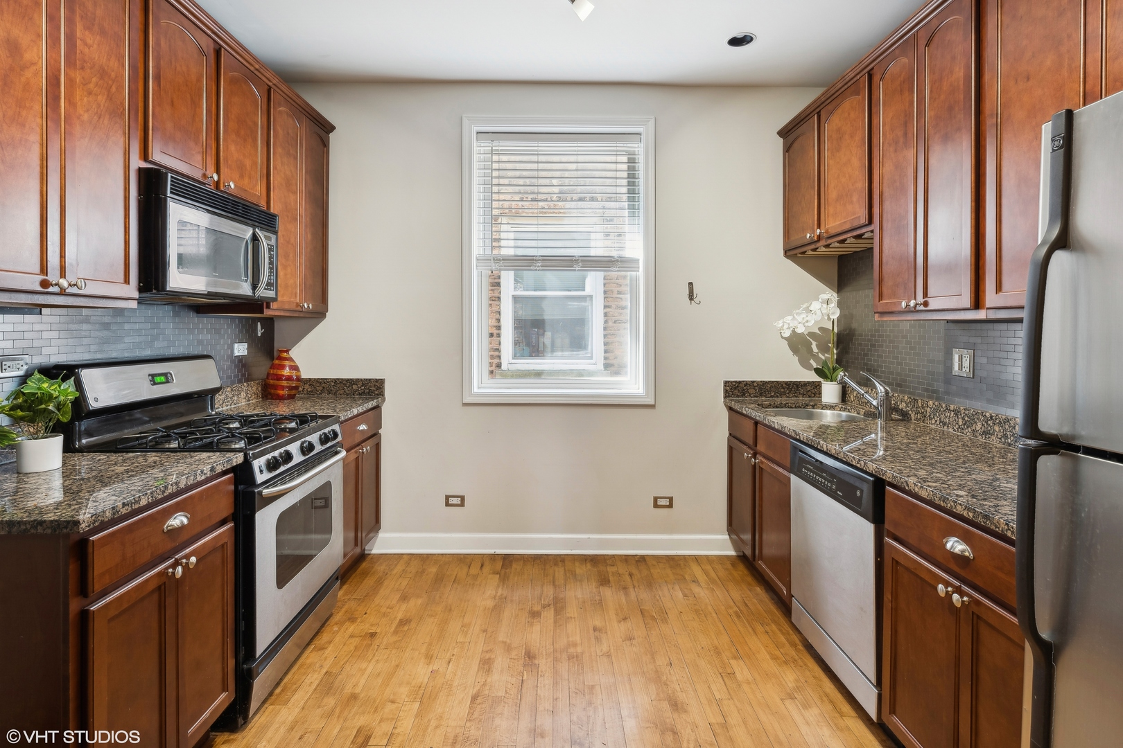 4847 N WOLCOTT Avenue Unit: 2W