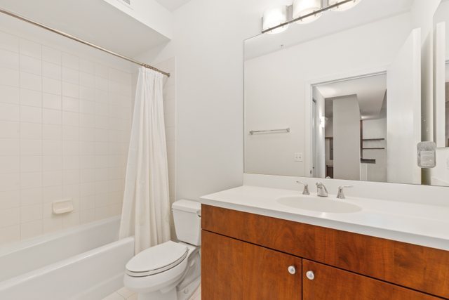 565 W Quincy Street Unit: 1508