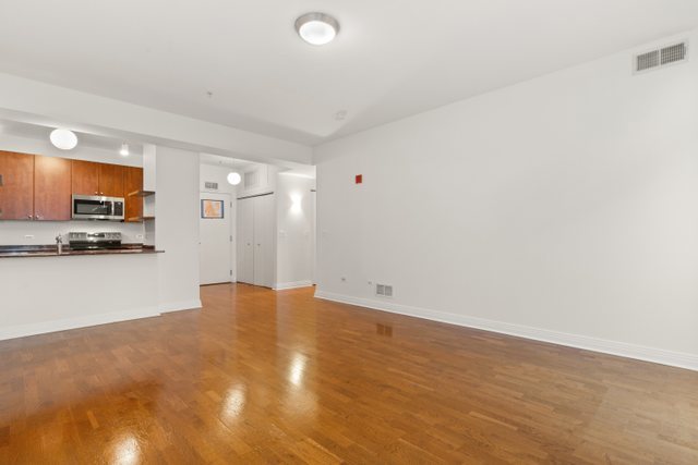 565 W Quincy Street Unit: 1508