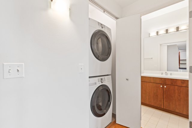 565 W Quincy Street Unit: 1508