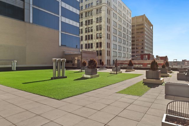 565 W Quincy Street Unit: 1508