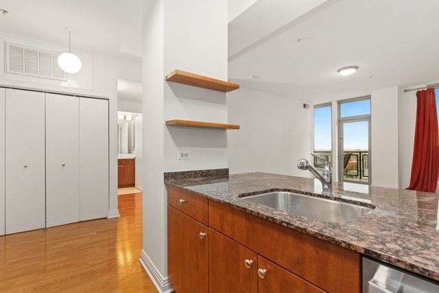 565 W Quincy Street Unit: 1508