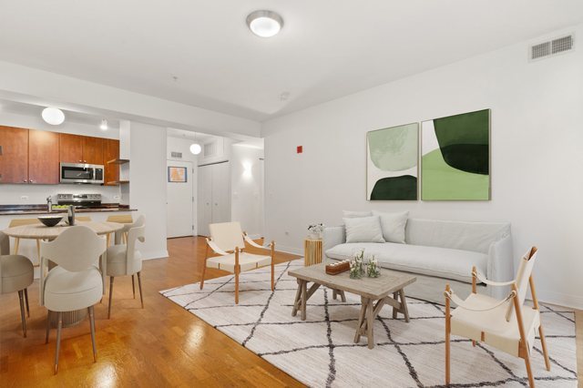 565 W Quincy Street Unit: 1508