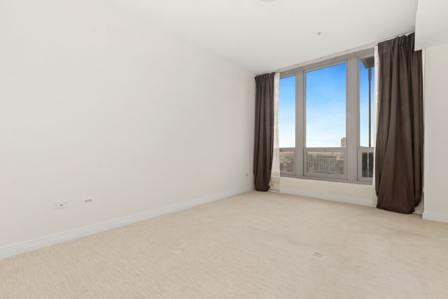 565 W Quincy Street Unit: 1508