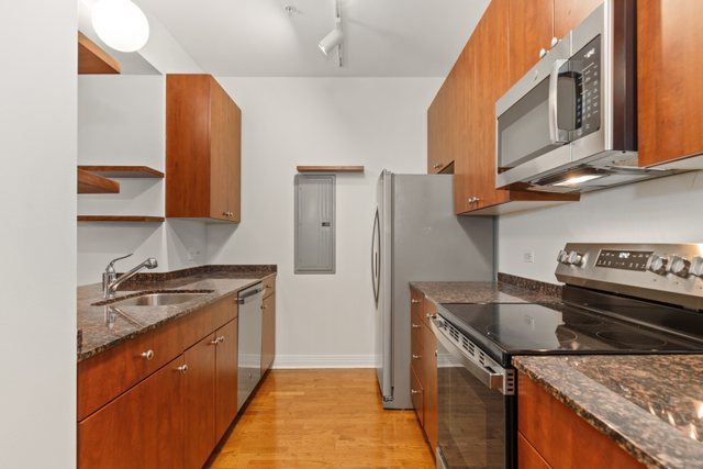 565 W Quincy Street Unit: 1508