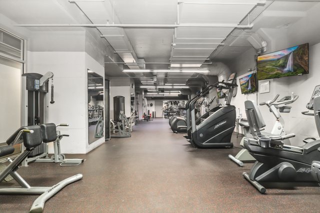 565 W Quincy Street Unit: 1508