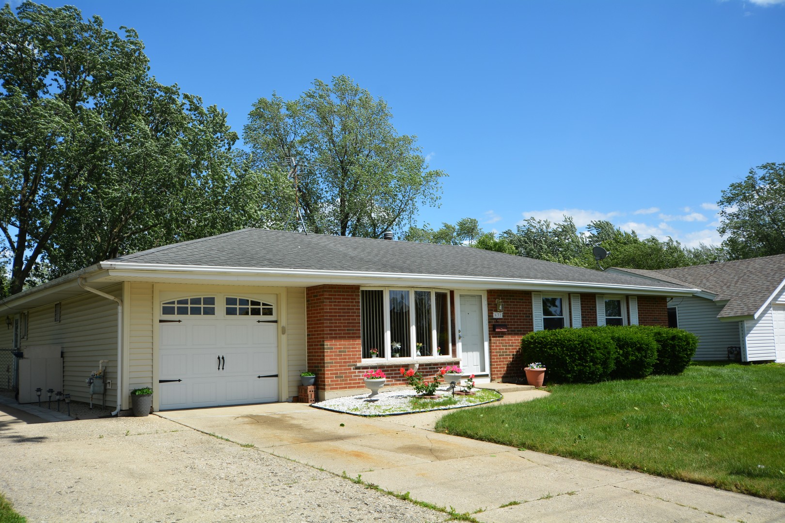 631 S Springinsguth Road