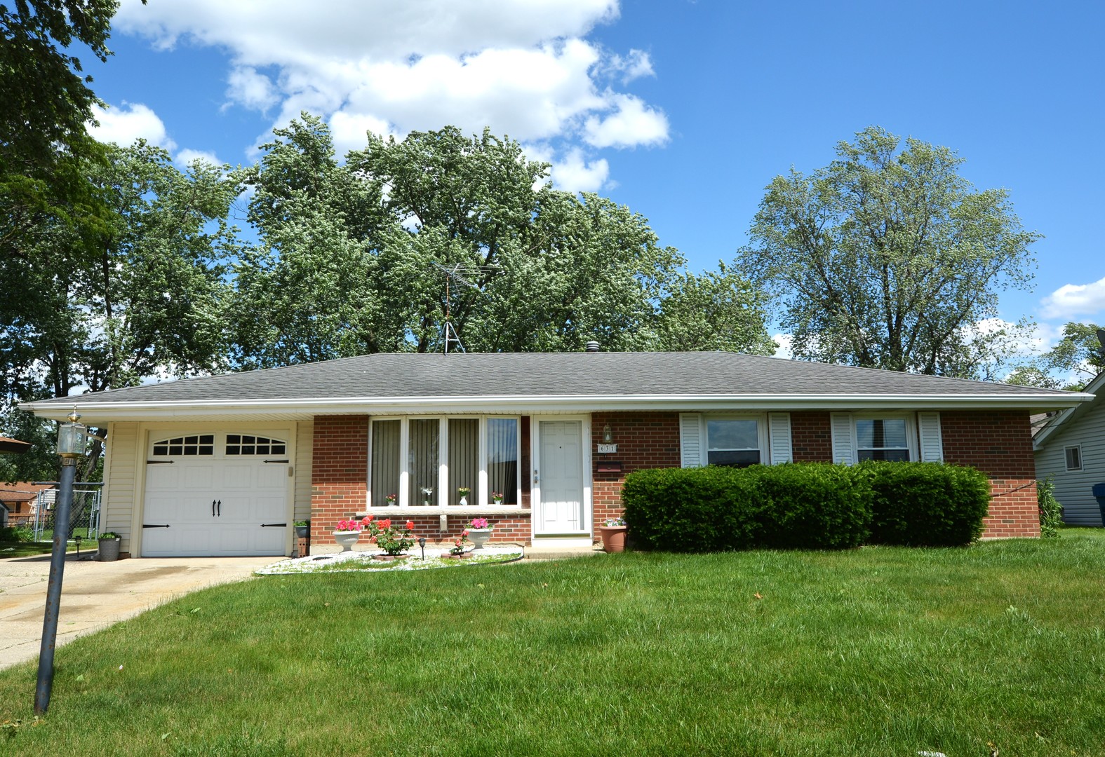 631 S Springinsguth Road