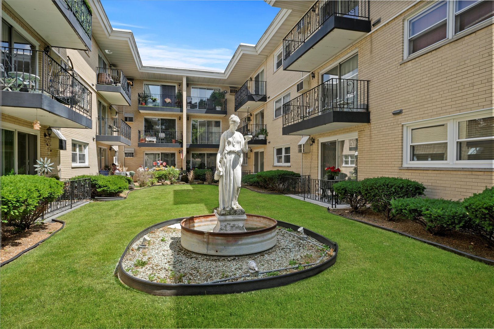6161 W Higgins Avenue Unit: 107