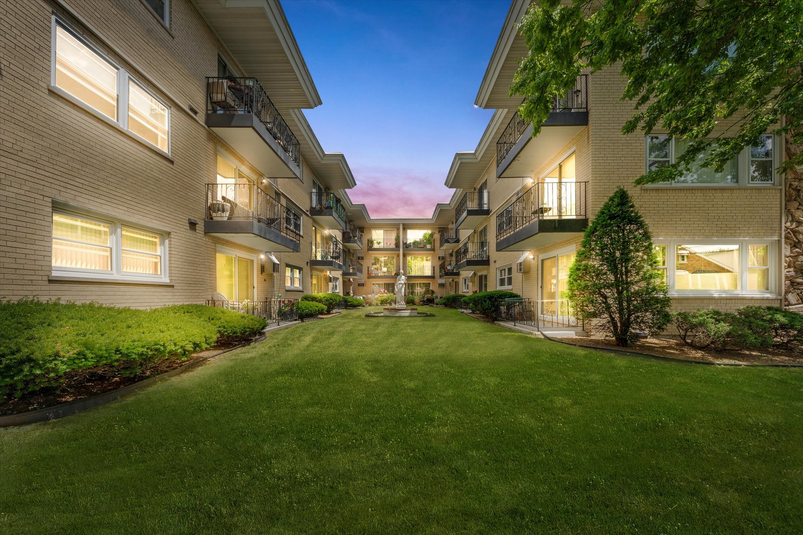 6161 W Higgins Avenue Unit: 107