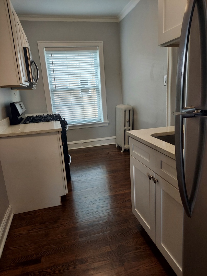 5750 S Stony Island Avenue Unit: 3-6
