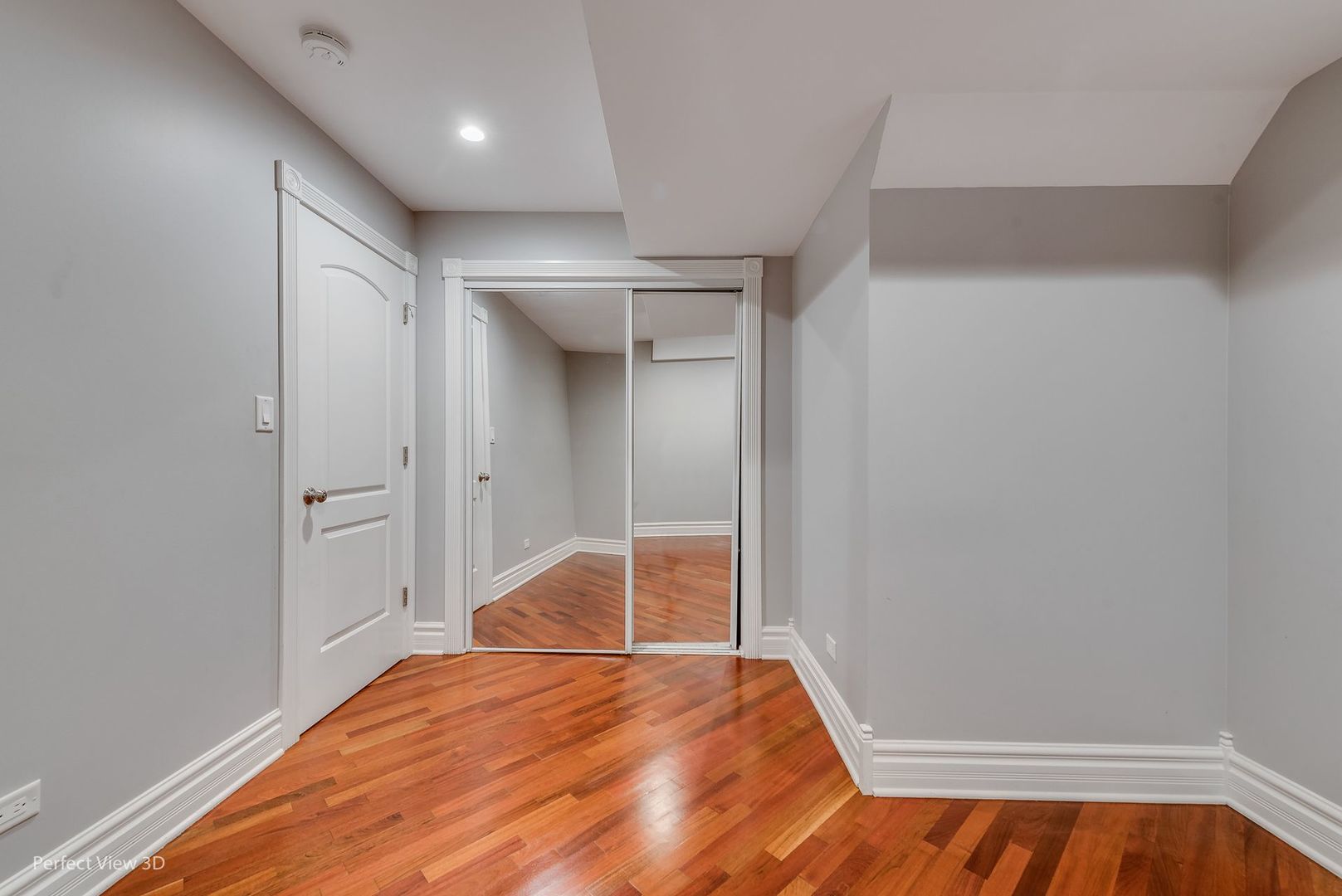 1437 N WASHTENAW Avenue Unit: 1