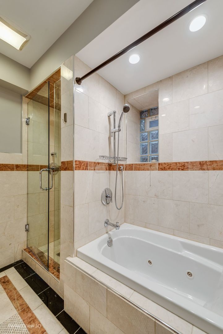 1437 N WASHTENAW Avenue Unit: 1