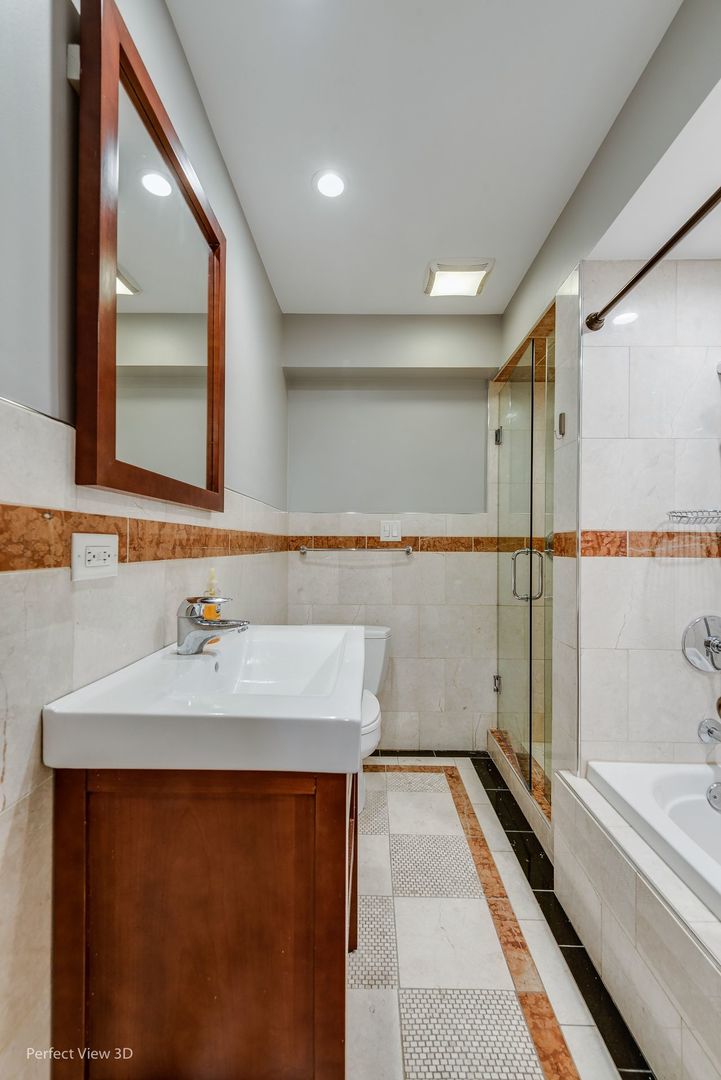 1437 N WASHTENAW Avenue Unit: 1