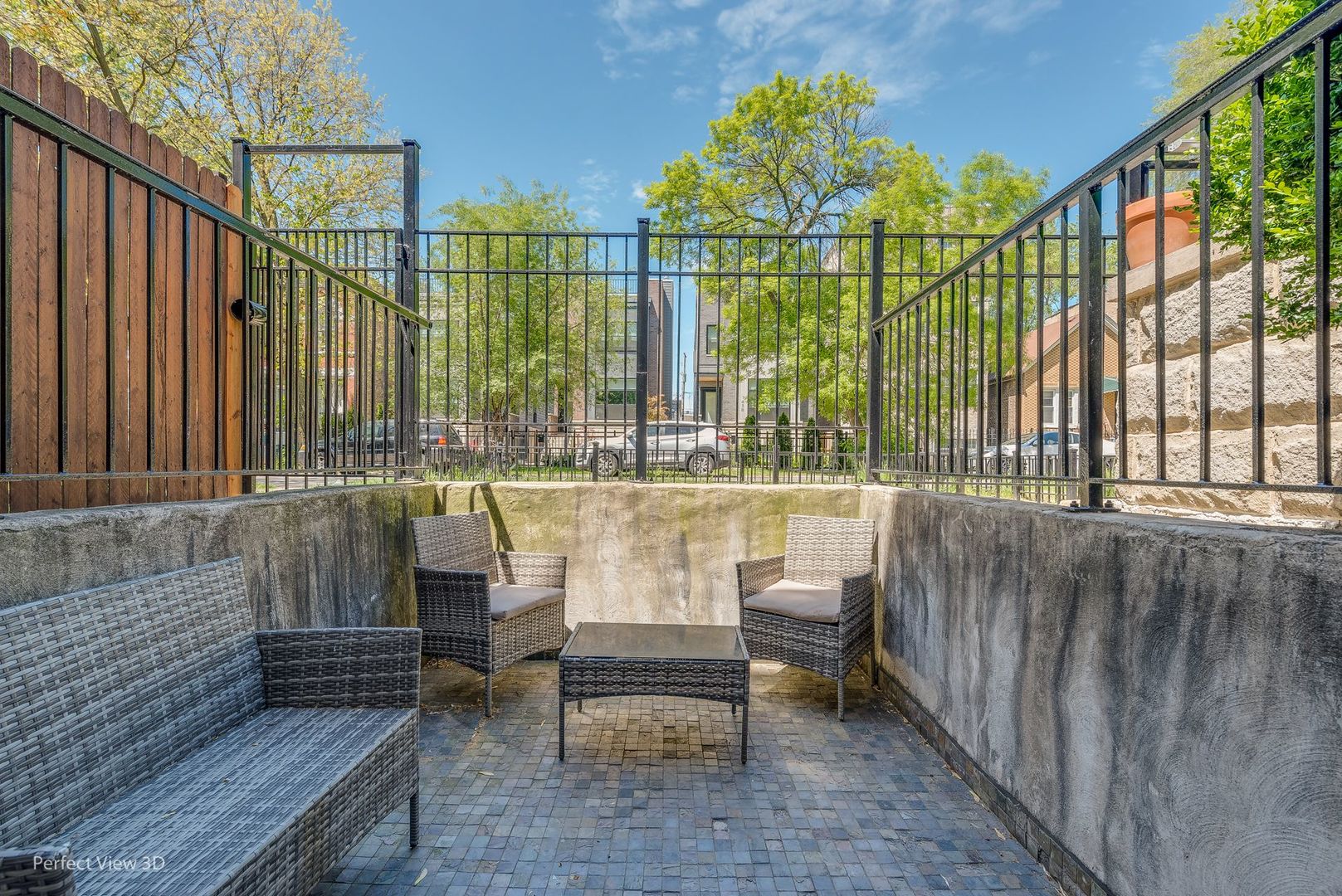 1437 N WASHTENAW Avenue Unit: 1