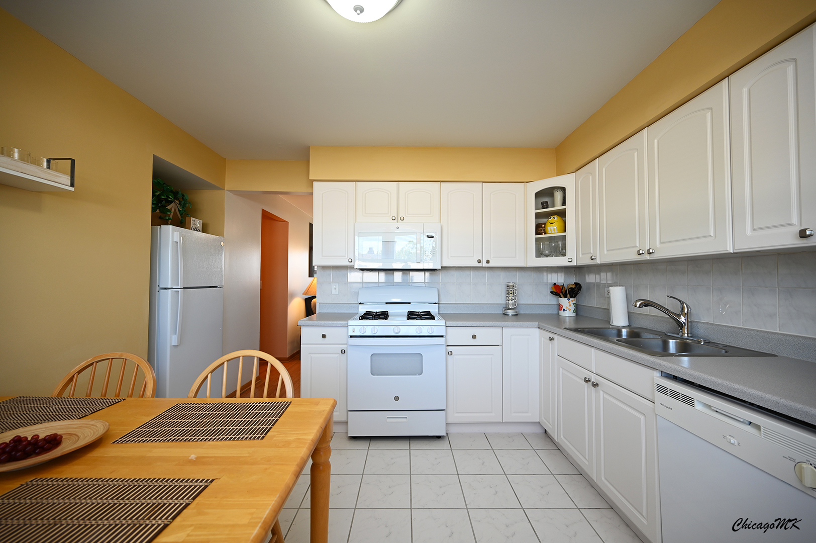 7020 W DIVERSEY Avenue Unit: 3