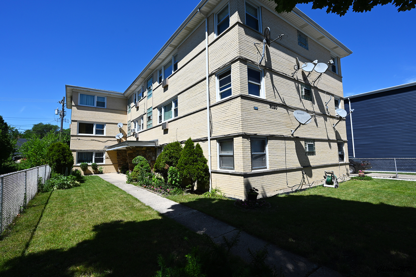 7020 W DIVERSEY Avenue Unit: 3