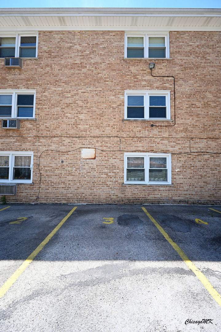 7020 W DIVERSEY Avenue Unit: 3