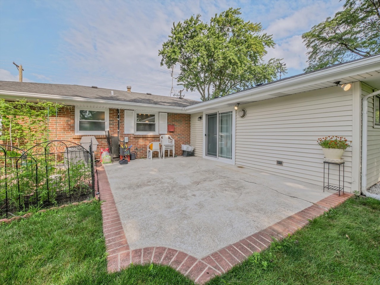 631 S Springinsguth Road