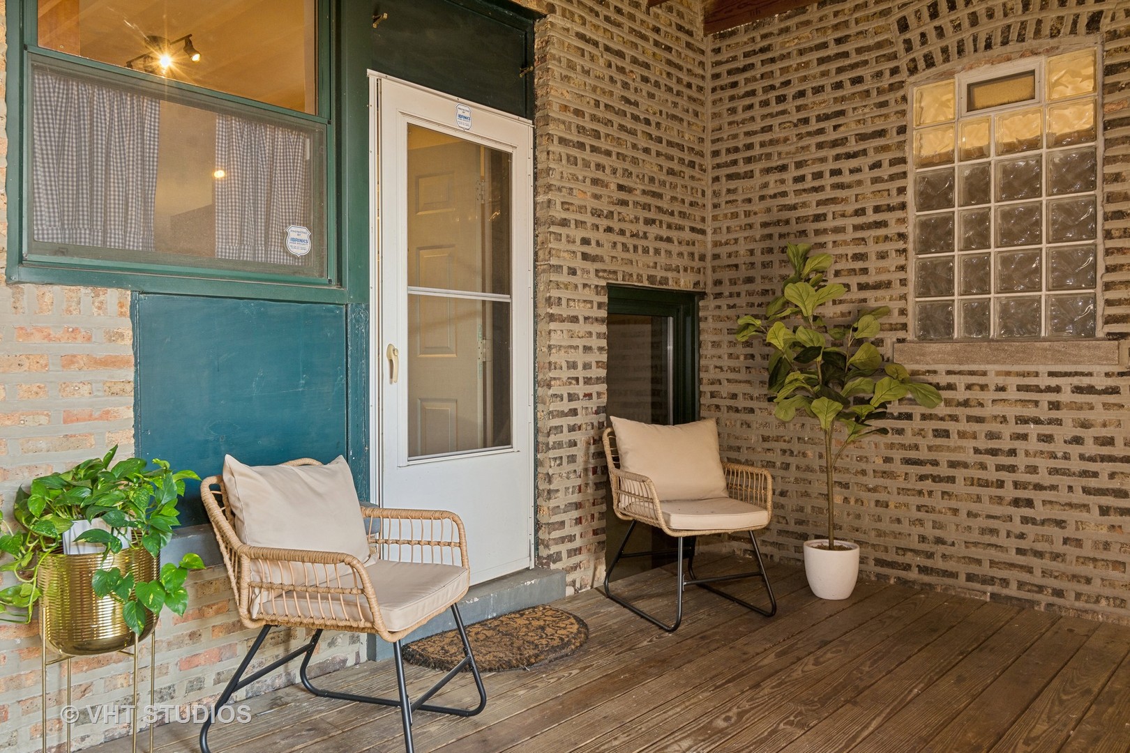 7029 N SHERIDAN Road Unit: 3