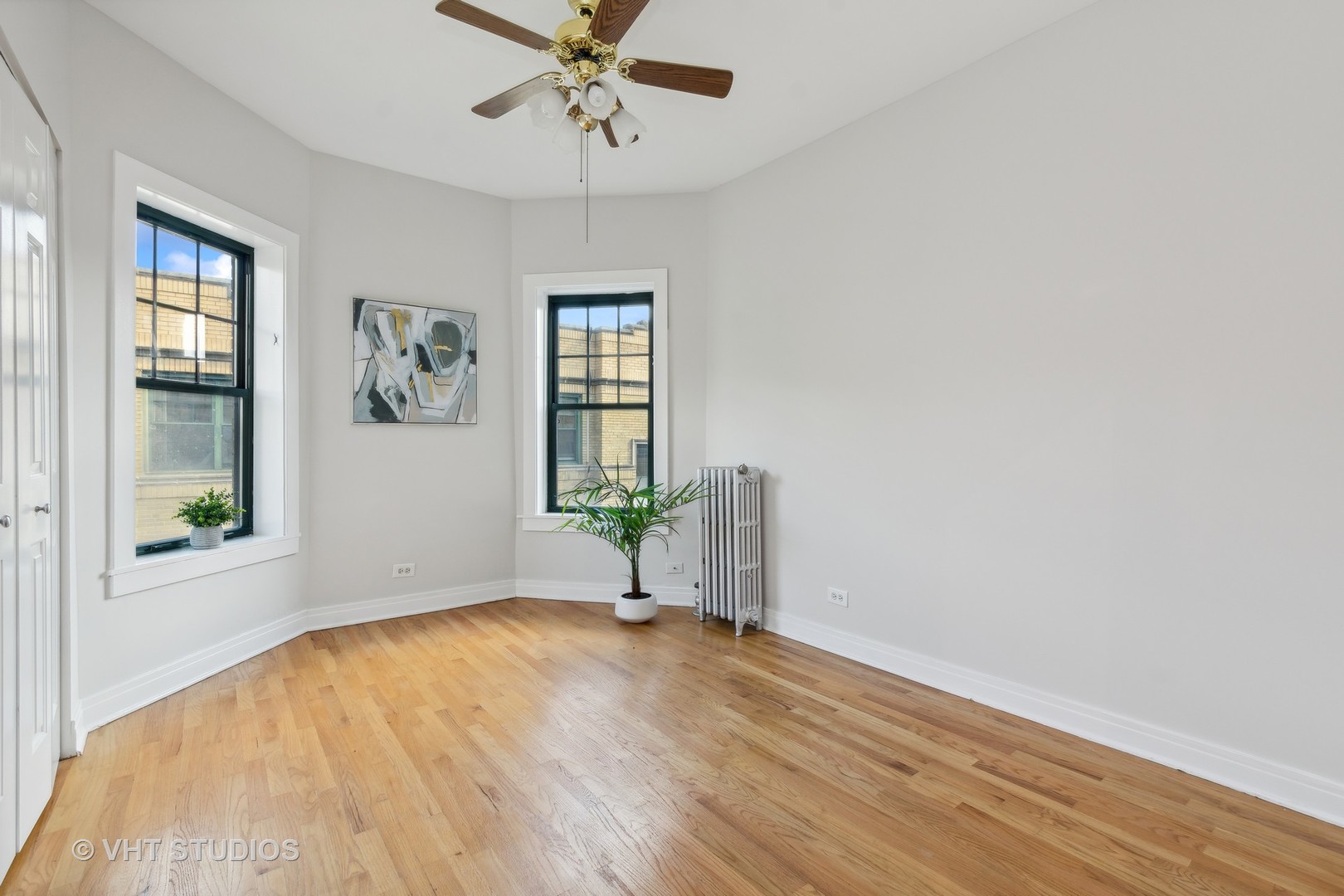 7029 N SHERIDAN Road Unit: 3