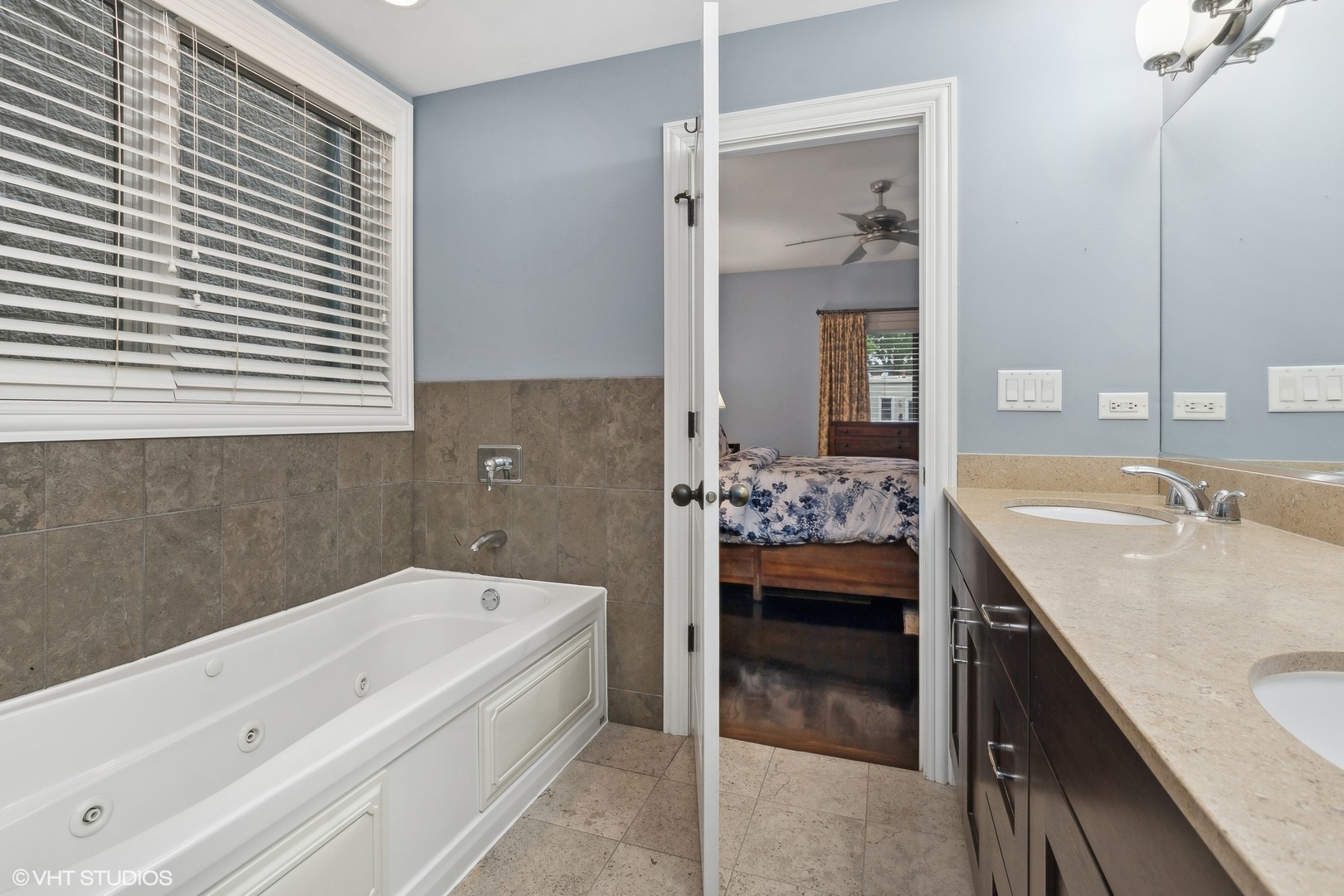 1709 W Foster Avenue Unit: 2E