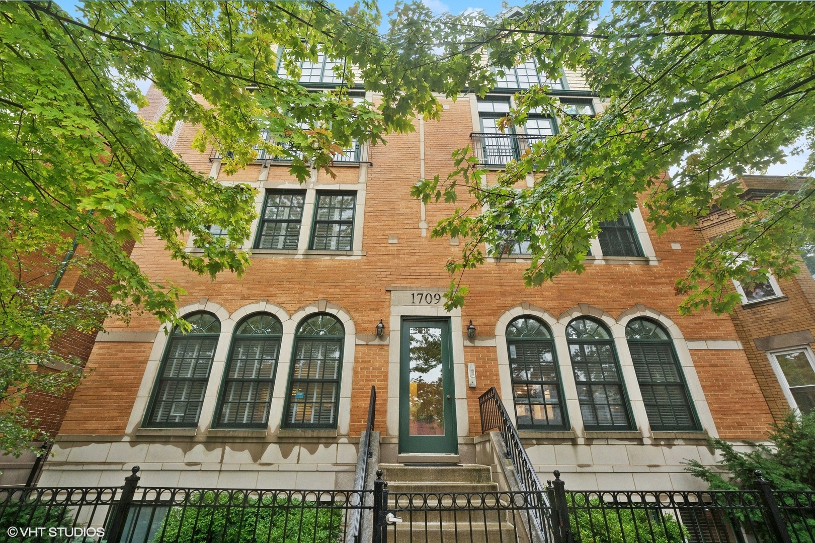 1709 W Foster Avenue Unit: 2E