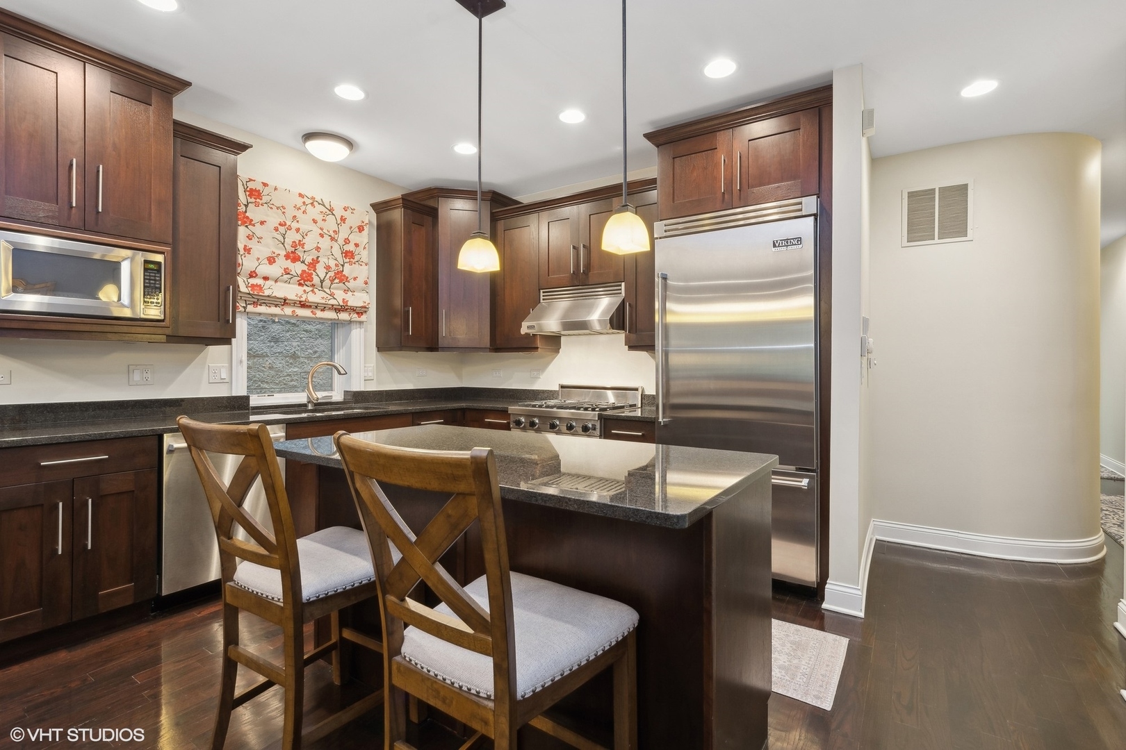 1709 W Foster Avenue Unit: 2E