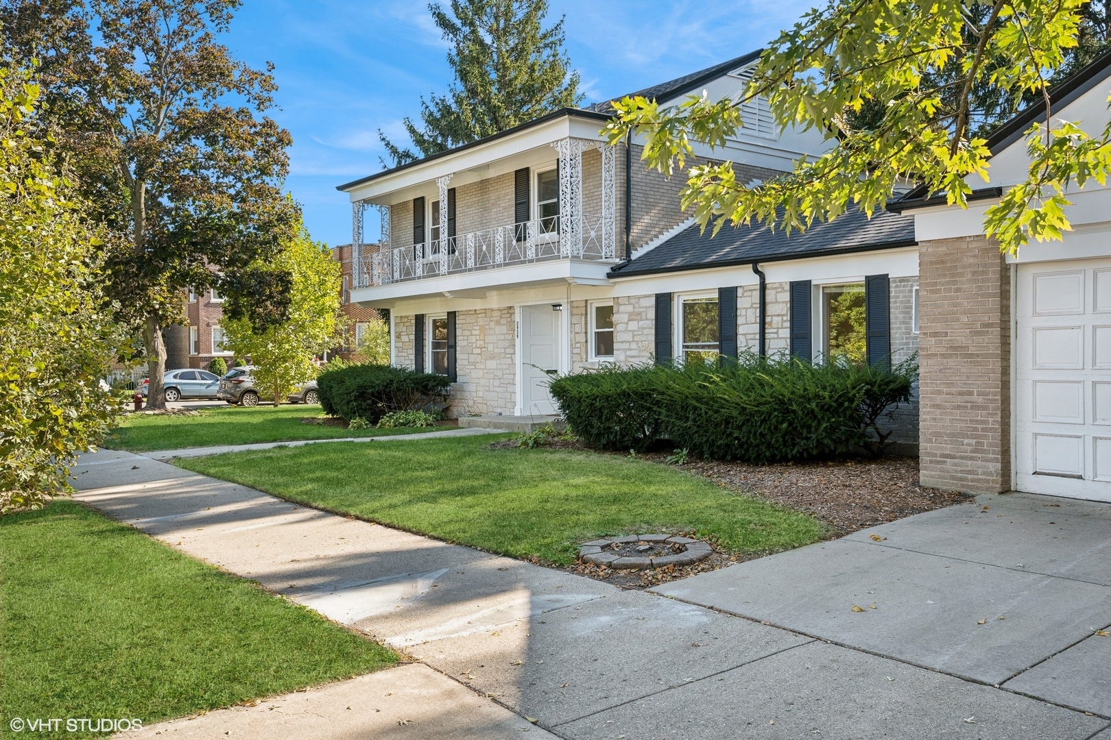 2939 W Ardmore Avenue