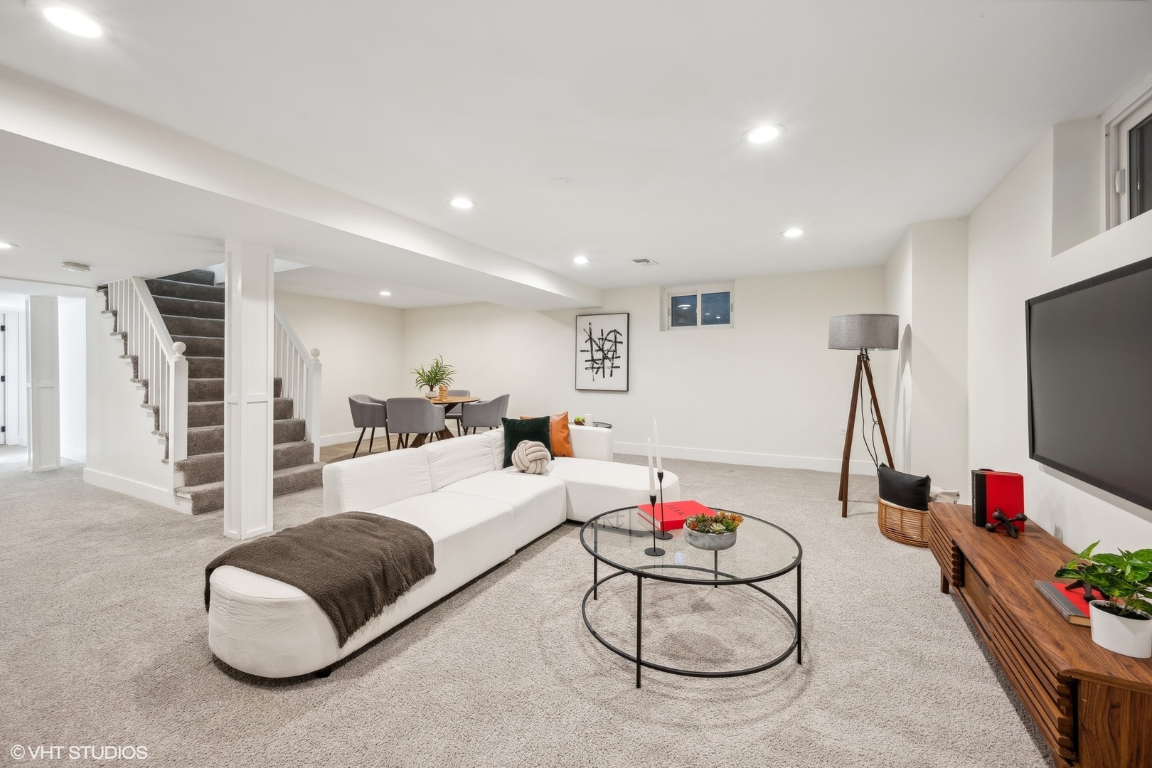 2939 W Ardmore Avenue