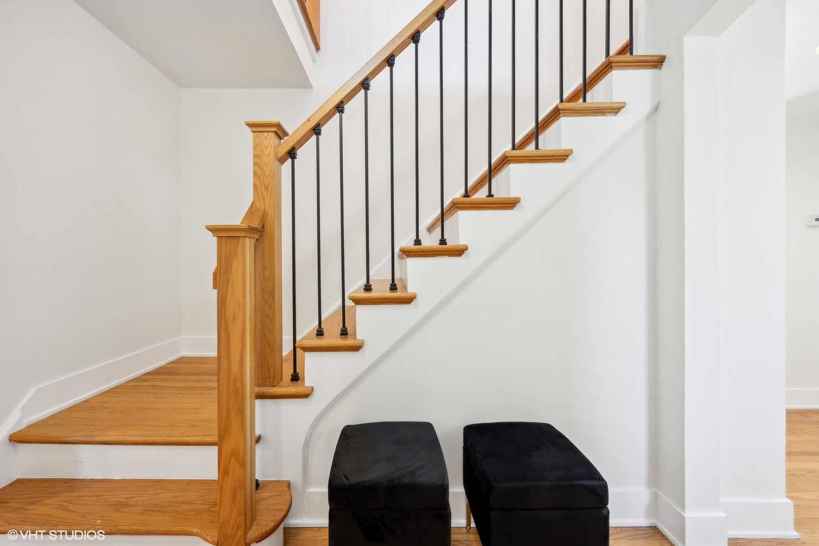 2939 W Ardmore Avenue