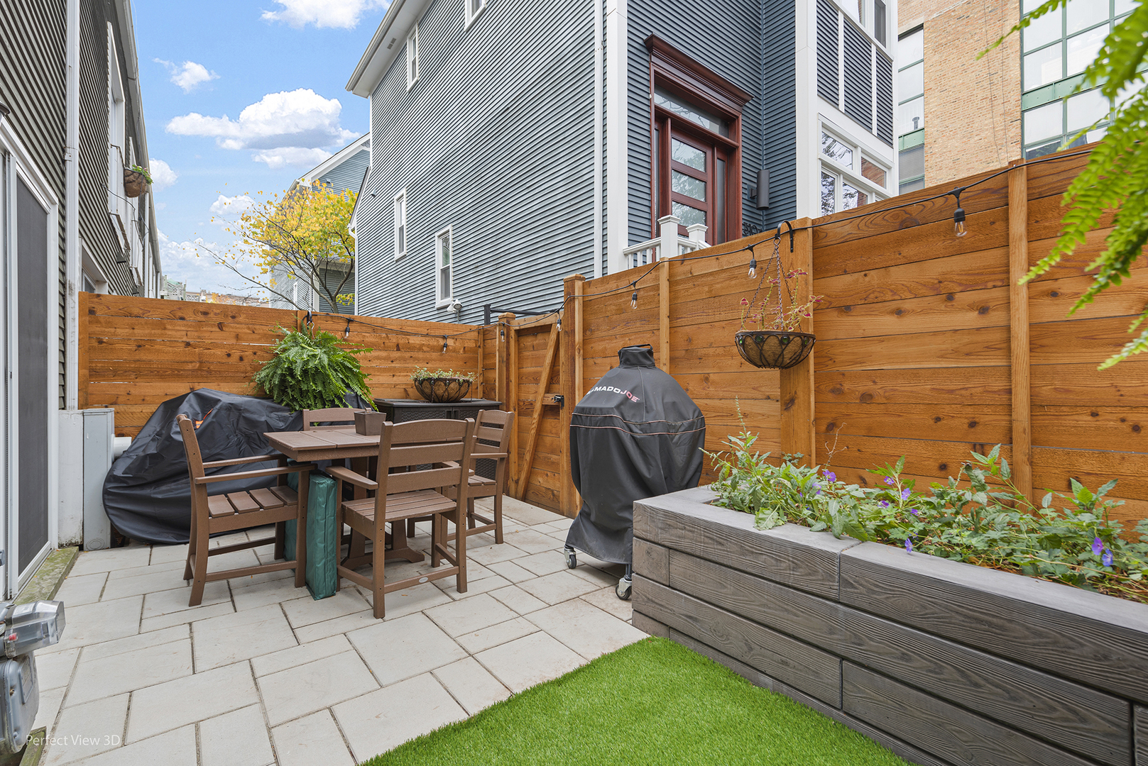 1000 W Barry Avenue