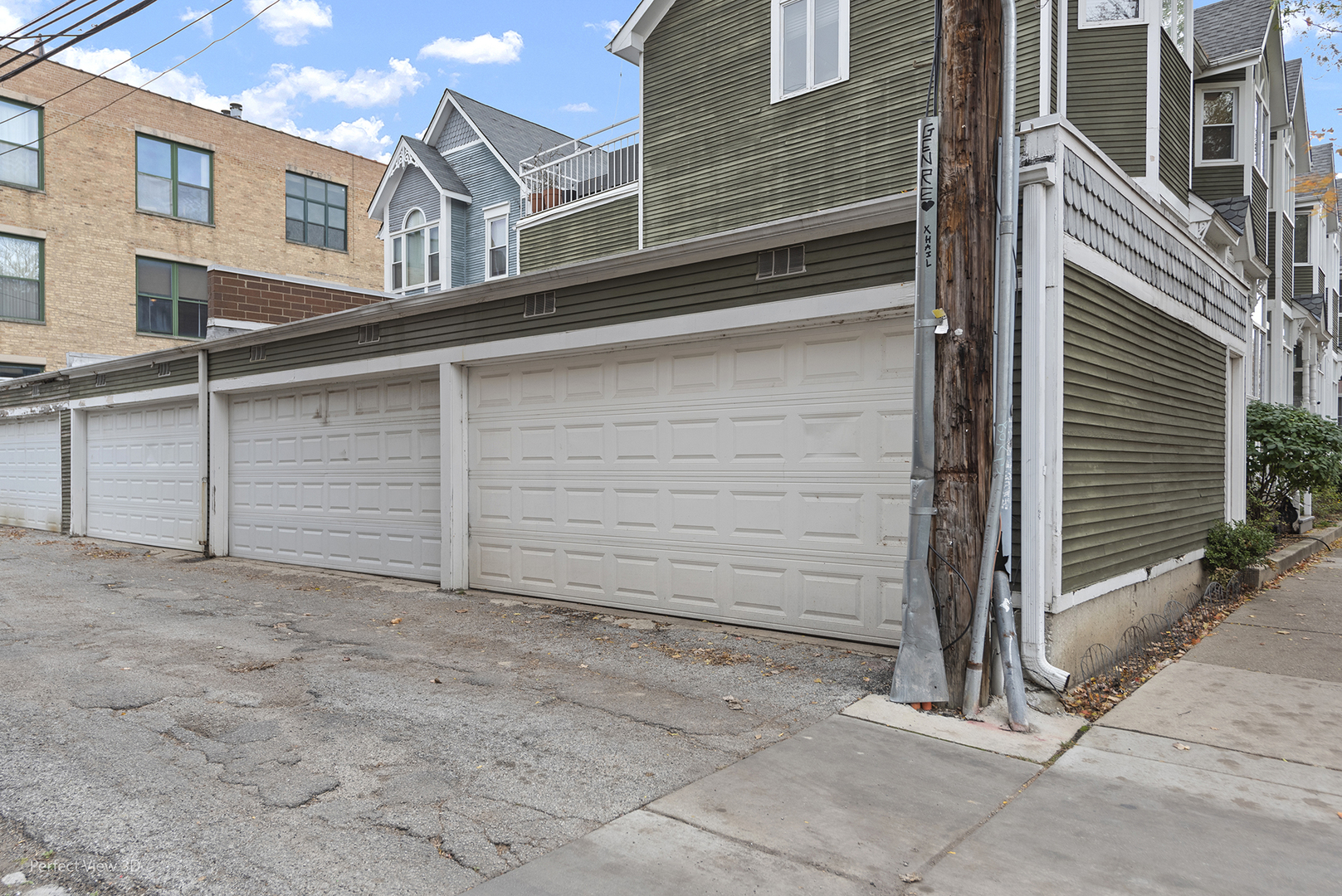 1000 W Barry Avenue