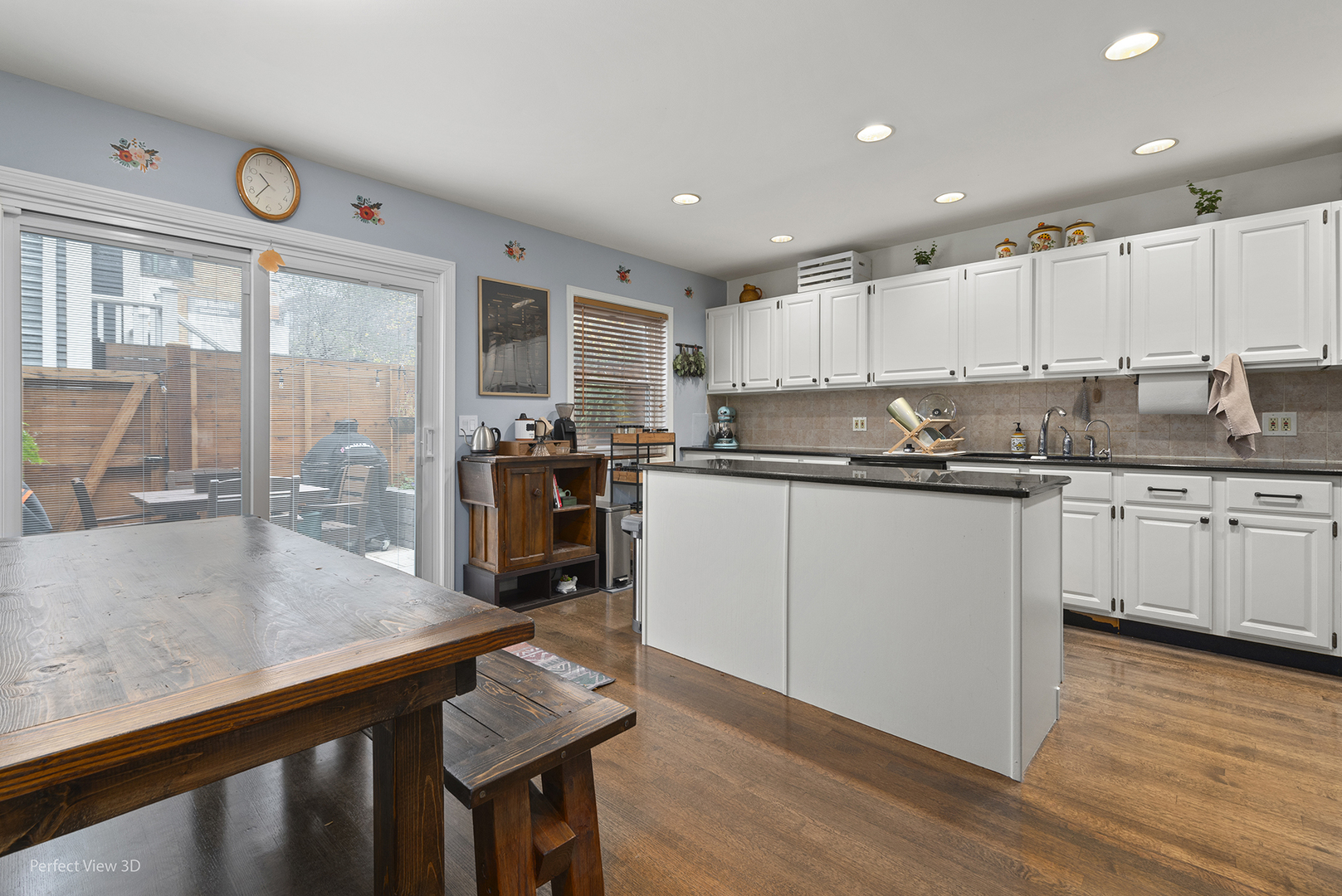 1000 W Barry Avenue