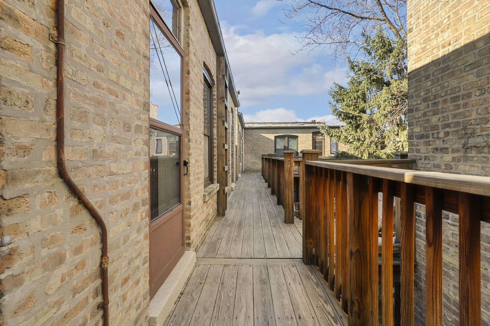 738 W Wrightwood Avenue Unit: 3