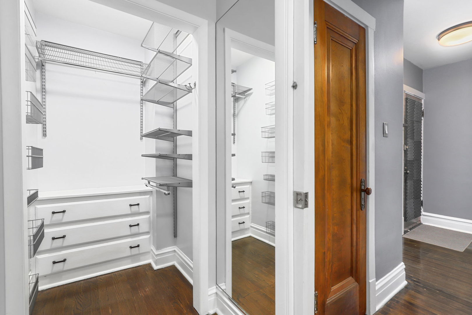 738 W Wrightwood Avenue Unit: 3