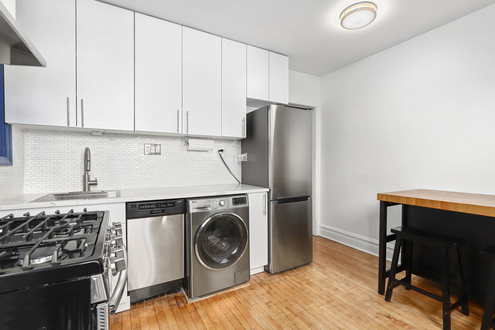738 W Wrightwood Avenue Unit: 3