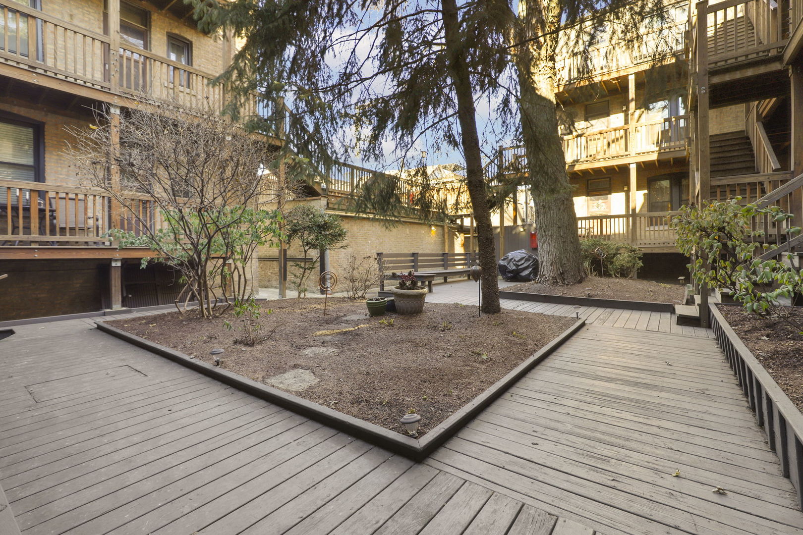 738 W Wrightwood Avenue Unit: 3