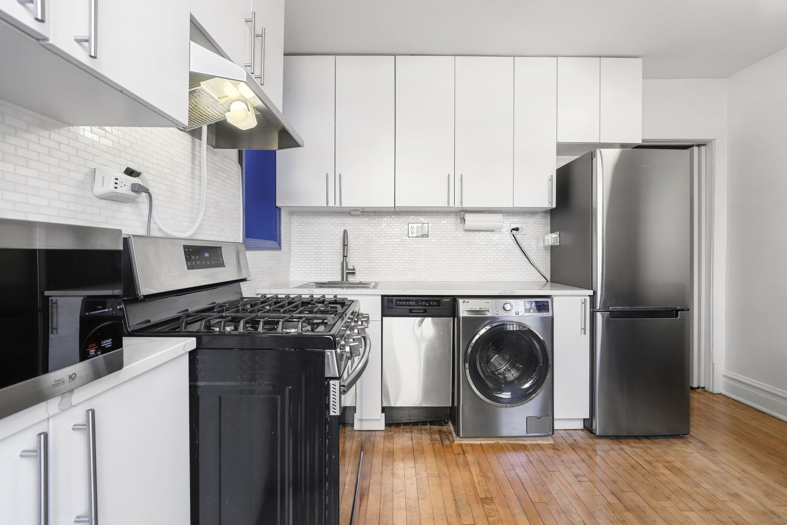 738 W Wrightwood Avenue Unit: 3