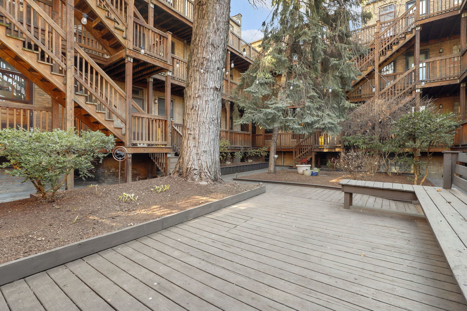 738 W Wrightwood Avenue Unit: 3